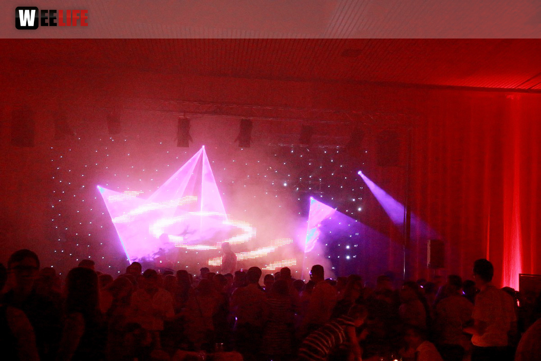 Abier Bildung nach Maß After Show Party Schiller Gym Hof