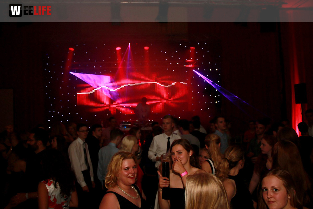 Abier Bildung nach Maß After Show Party Schiller Gym Hof