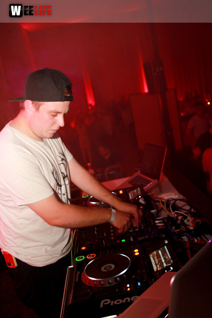 Abier Bildung nach Maß After Show Party Schiller Gym Hof