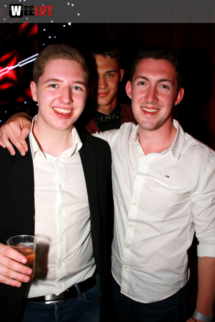 Abier Bildung nach Maß After Show Party Schiller Gym Hof