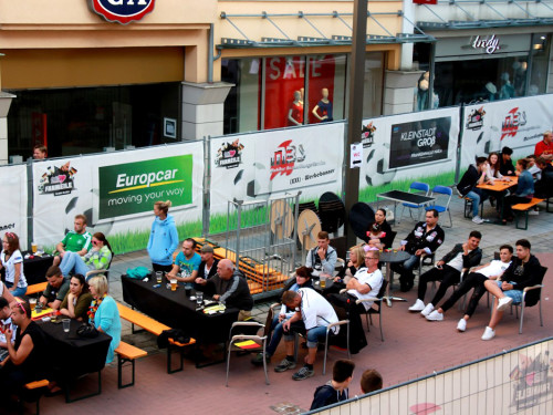 Public Viewing EM Deutschland Slowakei Euroherz Fanmeile  – Foto 2