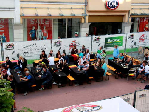 Public Viewing EM Deutschland Slowakei Euroherz Fanmeile  – Foto 3