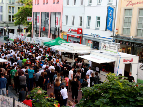 Public Viewing EM Deutschland Slowakei Euroherz Fanmeile  – Foto 4