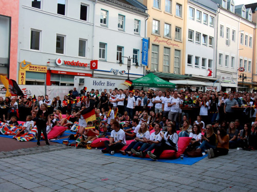 Public Viewing EM Deutschland Slowakei Euroherz Fanmeile  – Foto 5