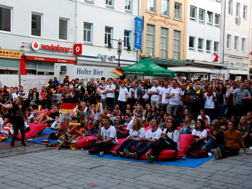 Public Viewing EM Deutschland Slowakei Euroherz Fanmeile  – Foto 6