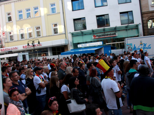 Public Viewing EM Deutschland Slowakei Euroherz Fanmeile  – Foto 24