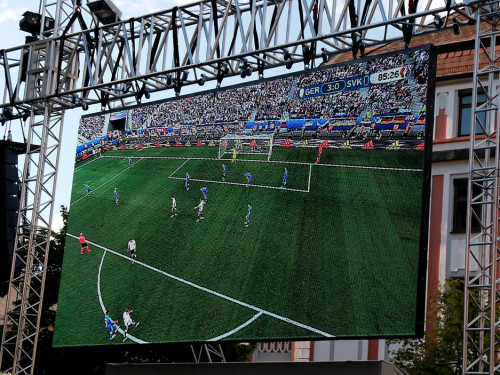 Public Viewing EM Deutschland Slowakei Euroherz Fanmeile  – Foto 26