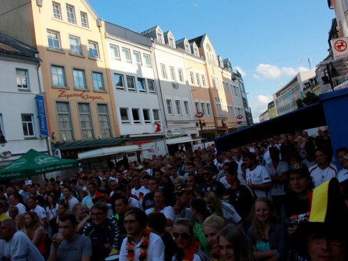 Public Viewing EM Deutschland Slowakei Euroherz Fanmeile  – Foto 27