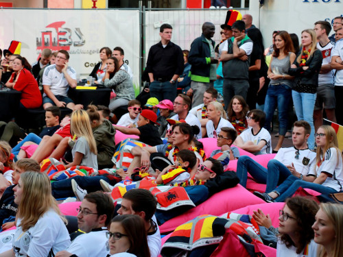 Public Viewing EM Deutschland Slowakei Euroherz Fanmeile  – Foto 30