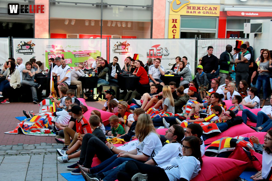 Public Viewing EM Deutschland Slowakei Euroherz Fanmeile 