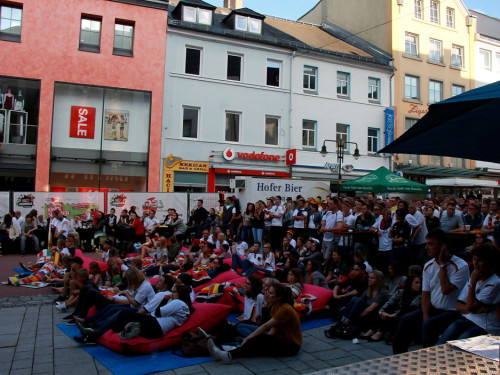 Public Viewing EM Deutschland Slowakei Euroherz Fanmeile  – Foto 32