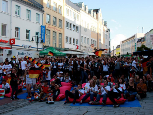 Public Viewing EM Deutschland Slowakei Euroherz Fanmeile  – Foto 37