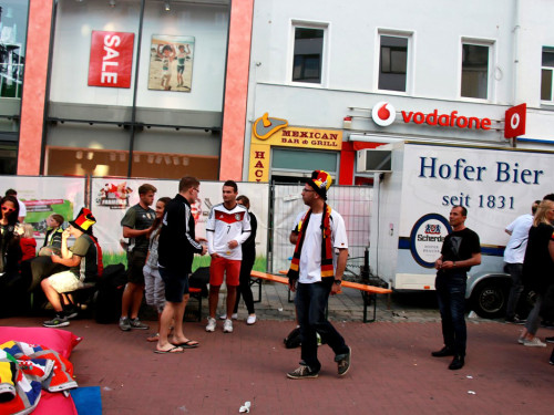 Public Viewing EM Deutschland Slowakei Euroherz Fanmeile  – Foto 49