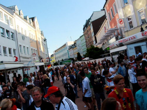 Public Viewing EM Deutschland Slowakei Euroherz Fanmeile  – Foto 51