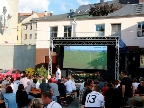 Public Viewing EM Deutschland Slowakei Treffpunkt – Foto 6