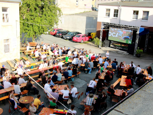 Public Viewing EM Deutschland Slowakei Treffpunkt – Foto 11
