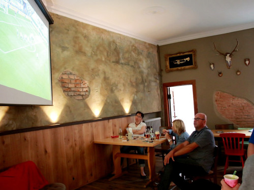 Public Viewing EM Deutschland Slowakei Trompeter,Buttler\'s – Foto 9