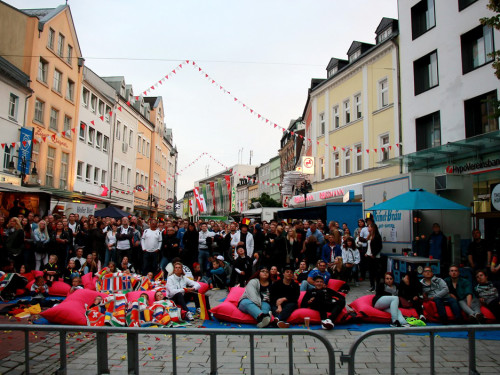 Public Viewing EM Deutschland - Italien - Euroherz Fanmeile – Foto 7