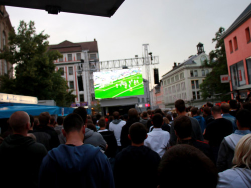 Public Viewing EM Deutschland - Italien - Euroherz Fanmeile – Foto 12
