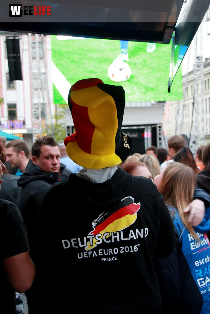 Public Viewing EM Deutschland - Italien - Euroherz Fanmeile