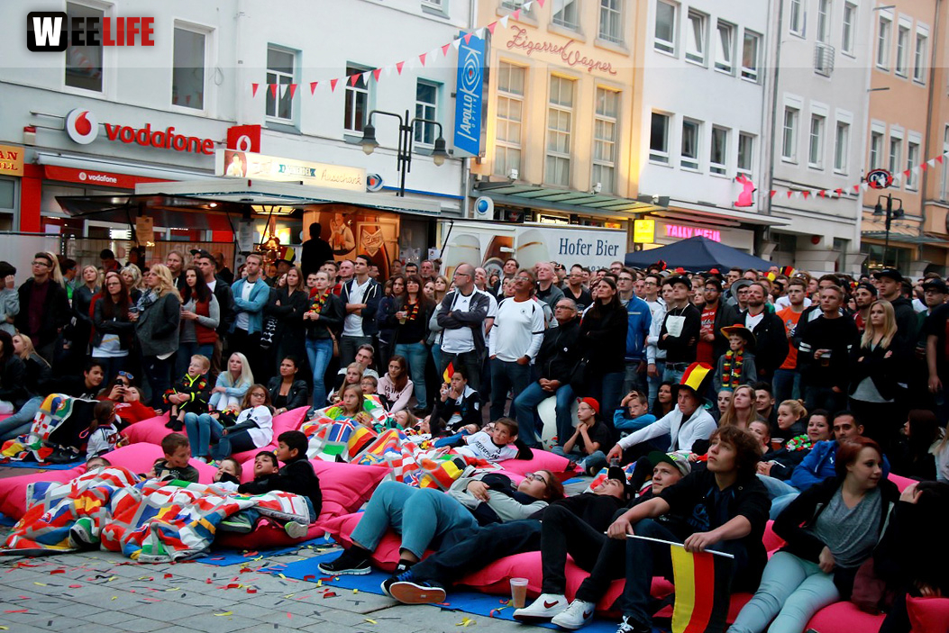 Public Viewing EM Deutschland - Italien - Euroherz Fanmeile