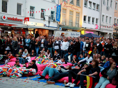 Public Viewing EM Deutschland - Italien - Euroherz Fanmeile – Foto 24