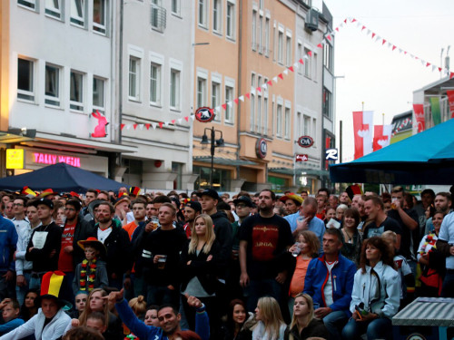 Public Viewing EM Deutschland - Italien - Euroherz Fanmeile – Foto 25