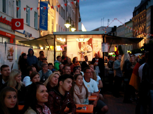 Public Viewing EM Deutschland - Italien - Euroherz Fanmeile – Foto 29