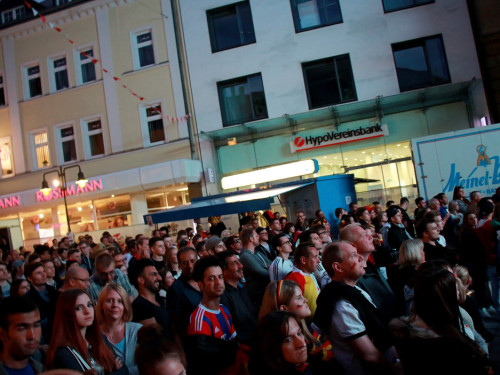 Public Viewing EM Deutschland - Italien - Euroherz Fanmeile – Foto 31