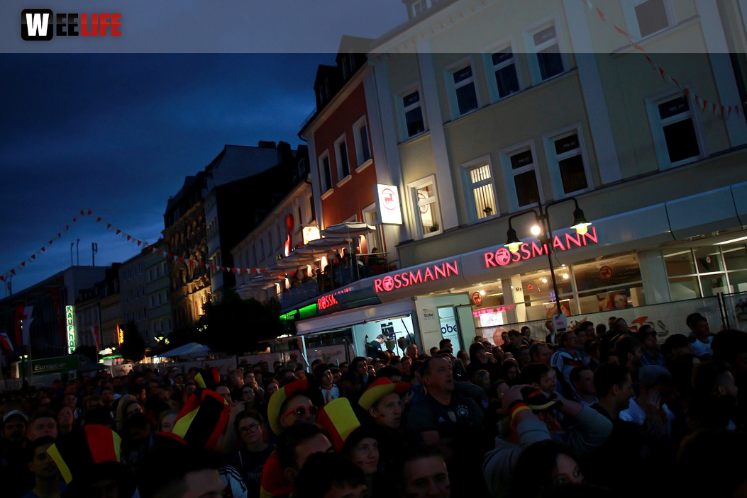 Public Viewing EM Deutschland - Italien - Euroherz Fanmeile