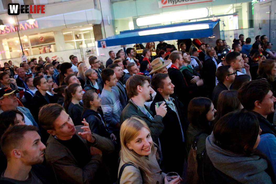Public Viewing EM Deutschland - Italien - Euroherz Fanmeile