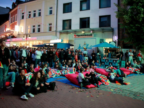 Public Viewing EM Deutschland - Italien - Euroherz Fanmeile – Foto 39