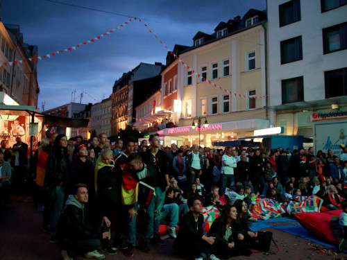 Public Viewing EM Deutschland - Italien - Euroherz Fanmeile – Foto 40