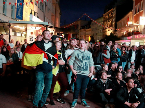 Public Viewing EM Deutschland - Italien - Euroherz Fanmeile – Foto 44