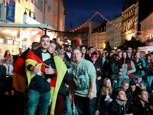 Public Viewing EM Deutschland - Italien - Euroherz Fanmeile – Foto 45