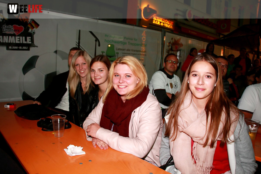 Public Viewing EM Deutschland - Italien - Euroherz Fanmeile