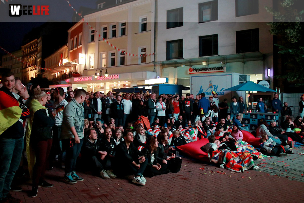 Public Viewing EM Deutschland - Italien - Euroherz Fanmeile