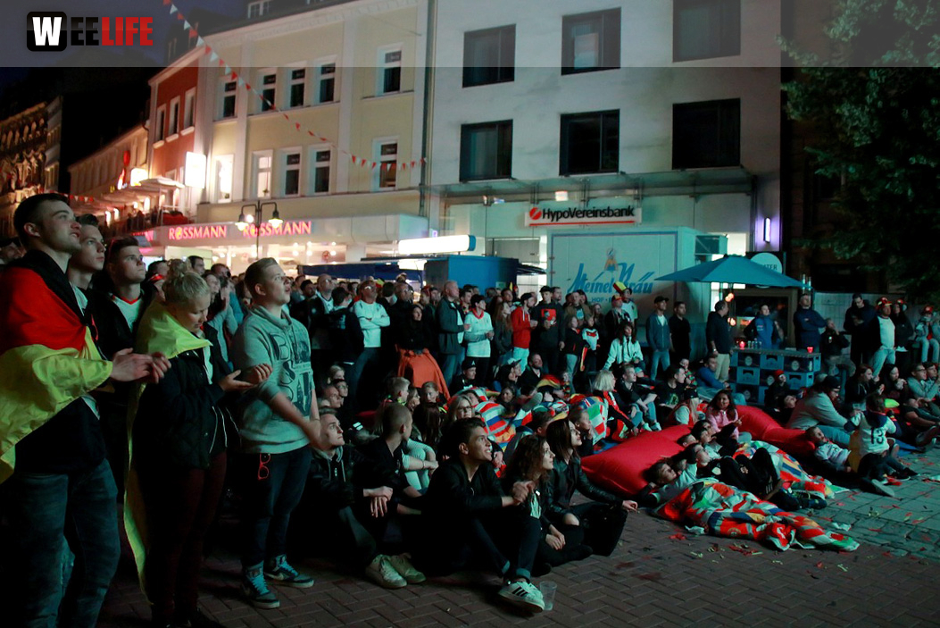 Public Viewing EM Deutschland - Italien - Euroherz Fanmeile