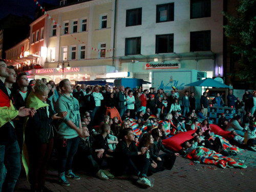 Public Viewing EM Deutschland - Italien - Euroherz Fanmeile – Foto 52
