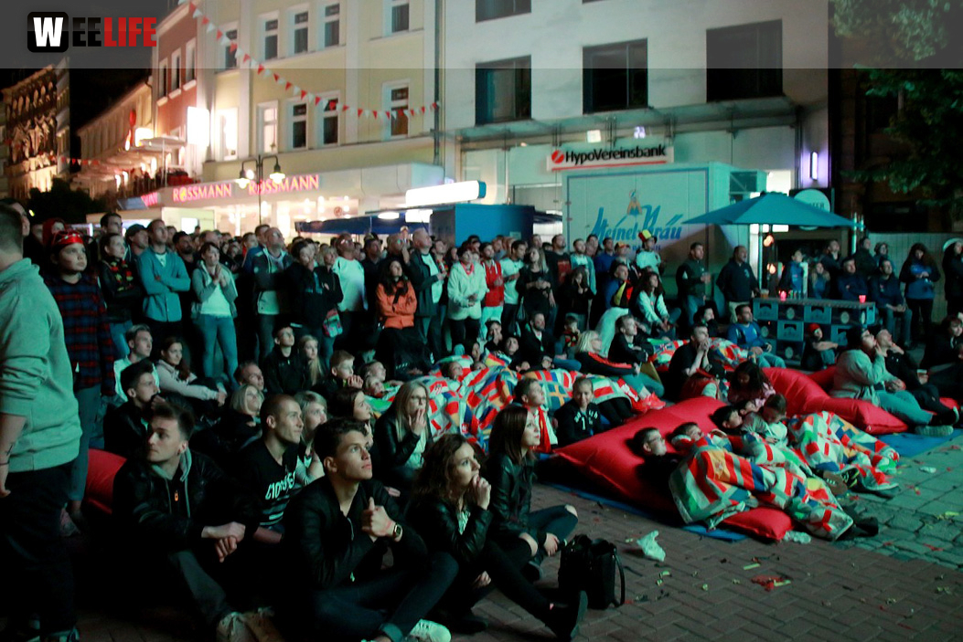 Public Viewing EM Deutschland - Italien - Euroherz Fanmeile