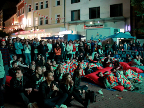 Public Viewing EM Deutschland - Italien - Euroherz Fanmeile – Foto 57