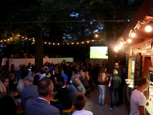 Public Viewing EM Deutschland - Italien ParkCafe – Foto 14