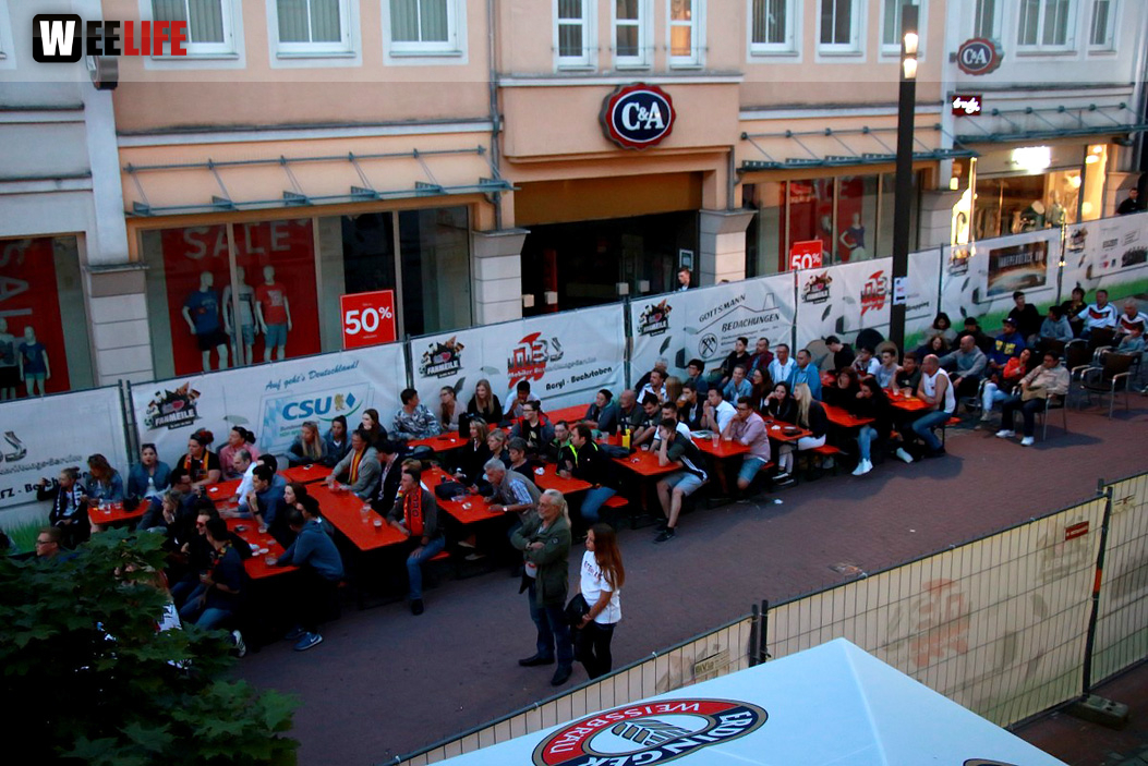 Public Viewing EM Deutschland Frankreich Euroherz Fanmeile