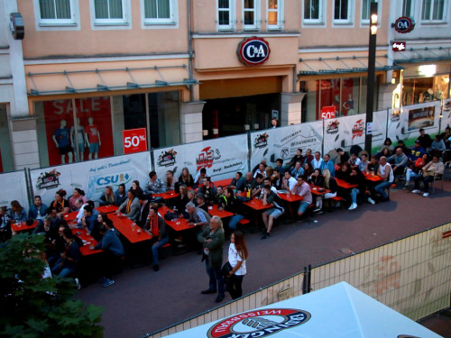 Public Viewing EM Deutschland Frankreich Euroherz Fanmeile – Foto 2