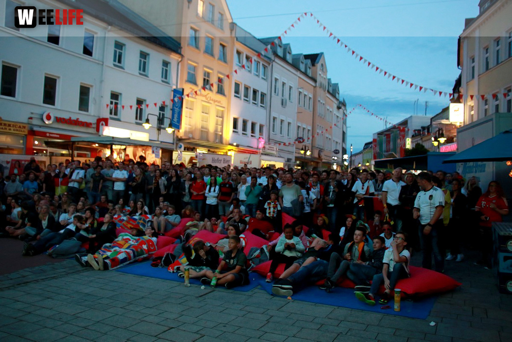Public Viewing EM Deutschland Frankreich Euroherz Fanmeile
