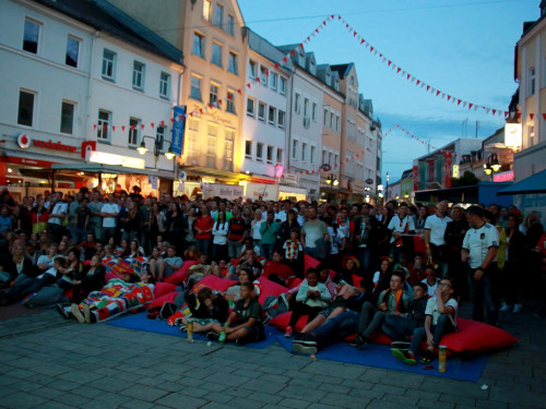 Public Viewing EM Deutschland Frankreich Euroherz Fanmeile – Foto 5