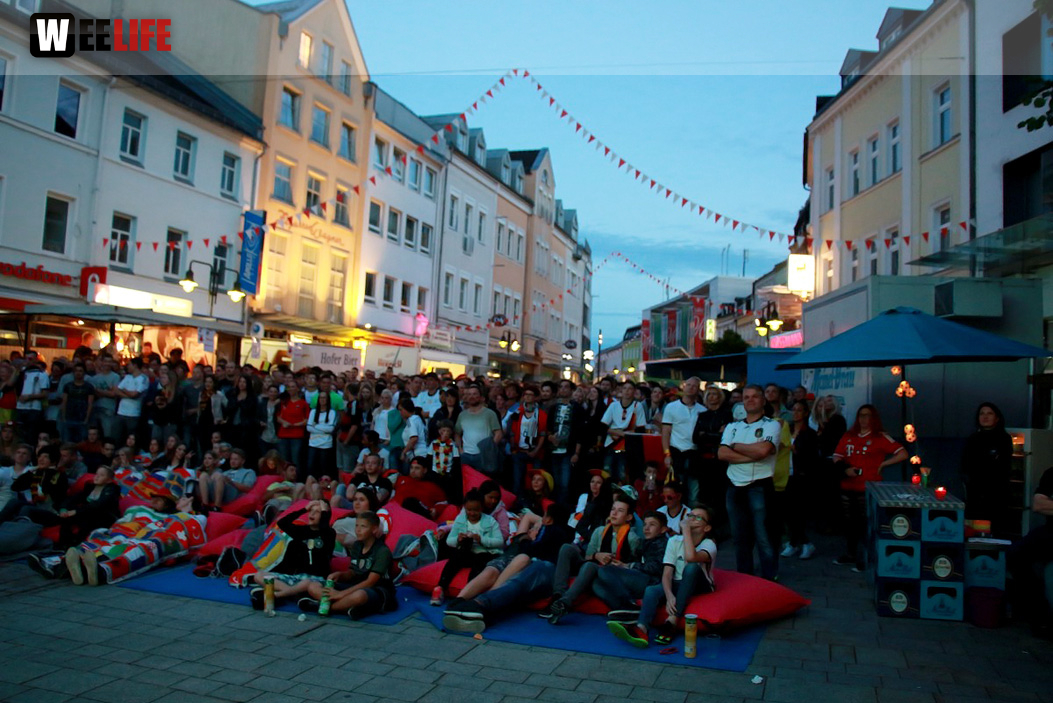 Public Viewing EM Deutschland Frankreich Euroherz Fanmeile