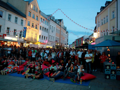 Public Viewing EM Deutschland Frankreich Euroherz Fanmeile – Foto 6