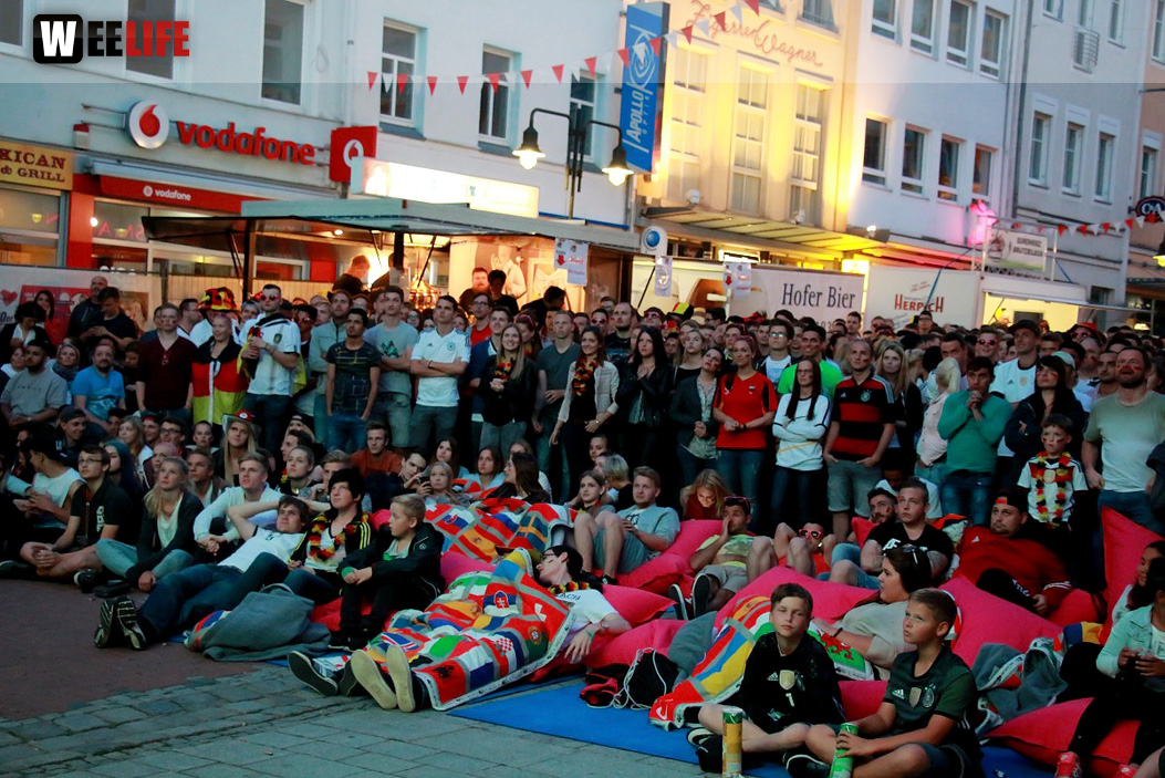 Public Viewing EM Deutschland Frankreich Euroherz Fanmeile