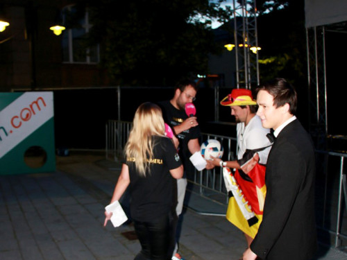 Public Viewing EM Deutschland Frankreich Euroherz Fanmeile – Foto 14